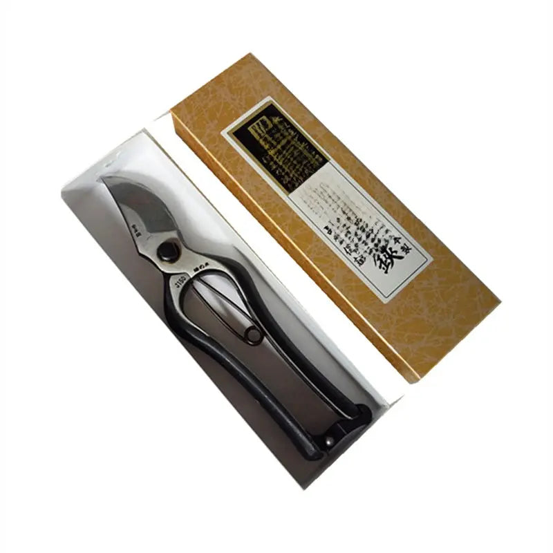 Damascus Steel Pruning Shears Sill and Soil